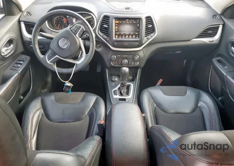 2016 Jeep Cherokee Trailhawk from USA, damaged, VIN 1C4PJMBS6GW317810